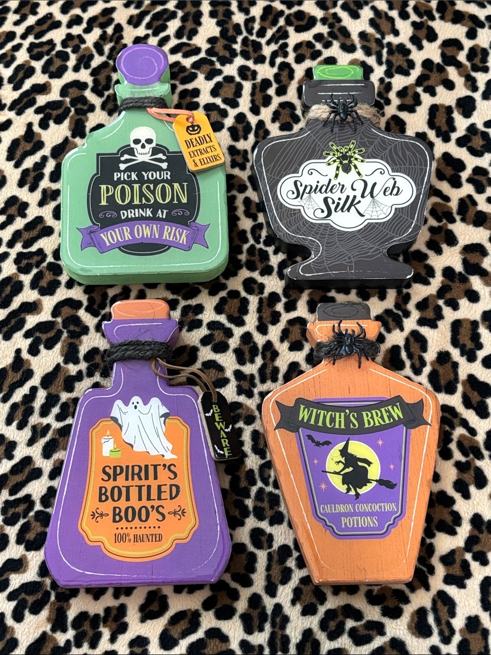 HALLOWEEN 🎃 Potion Bottle Home Decor Witch's Brew Spirits Ghosts Spider Boo